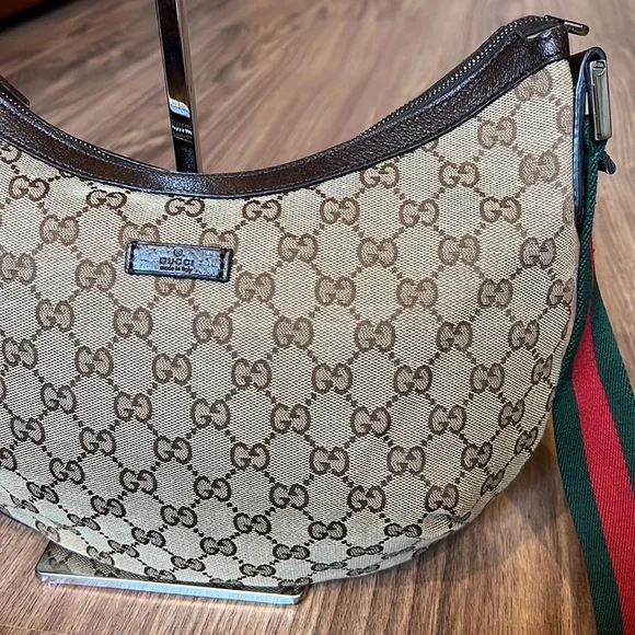 Gucci Beige and Brown Crossbody Bag with Red and Green Strap - Picture 7 of 16
